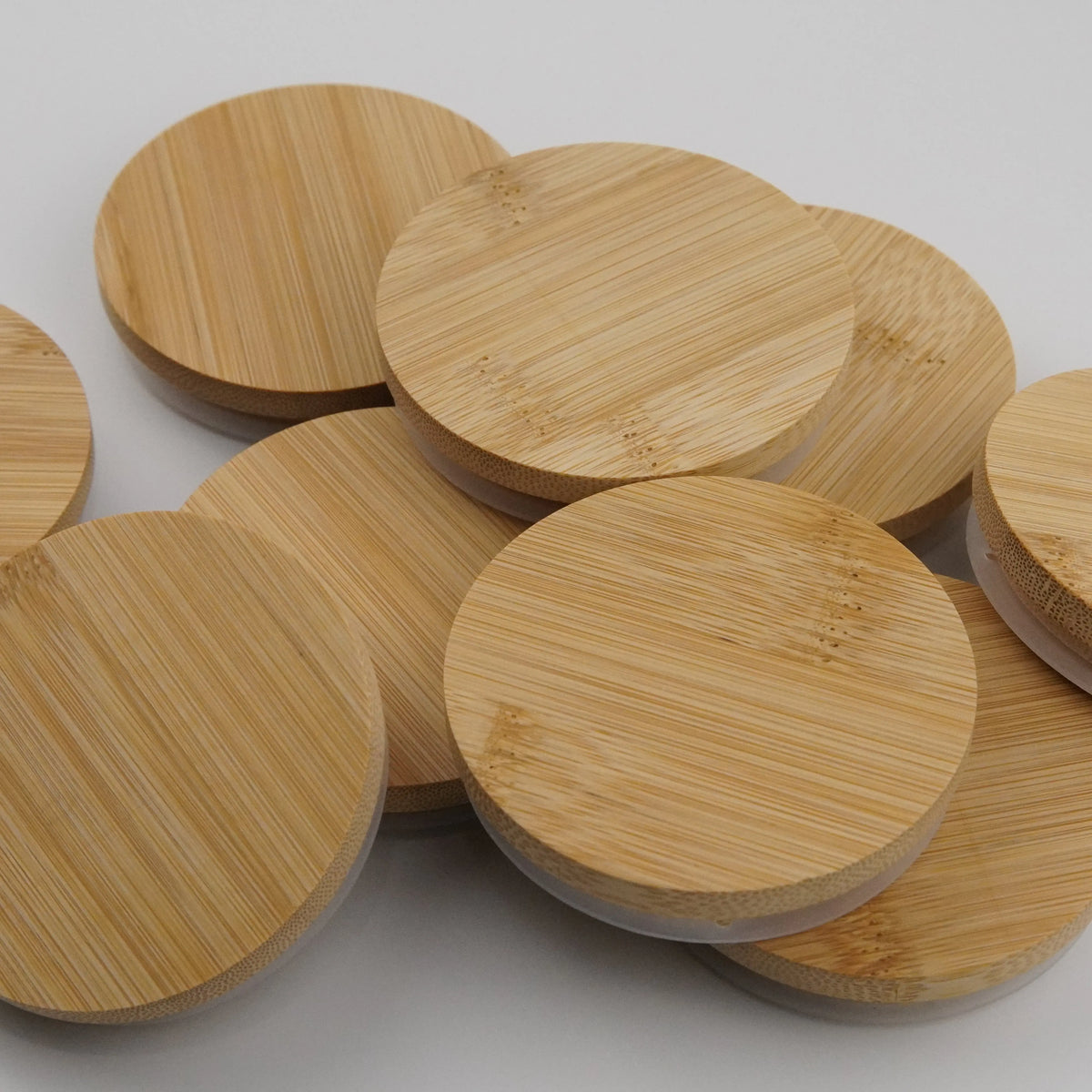 Kerzendeckel aus Holz für stilvolle Dekoration