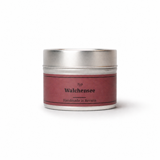 Typ Walchensee Duftkerze 80g Dose - rauchige Esche & Holunderbeeren BavarianRelax