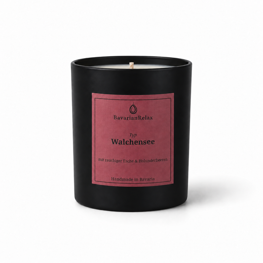 Typ Walchensee Duftkerze 210g - rauchige Esche & Holunderbeeren BavarianRelax